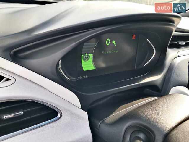 Синий Шевроле Bolt EV, объемом двигателя 0 л и пробегом 96 тыс. км за 17000 $, фото 7 на Automoto.ua