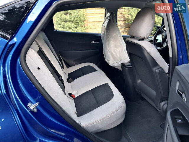 Синий Шевроле Bolt EV, объемом двигателя 0 л и пробегом 96 тыс. км за 17000 $, фото 5 на Automoto.ua