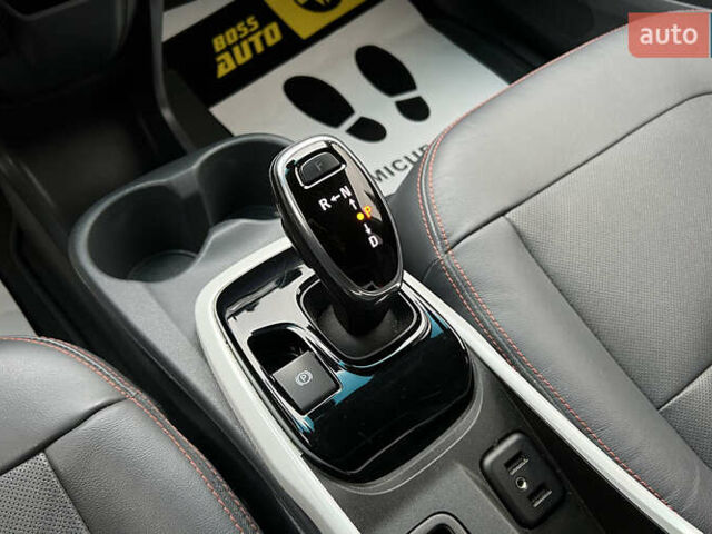 Синий Шевроле Bolt EV, объемом двигателя 0 л и пробегом 89 тыс. км за 14999 $, фото 15 на Automoto.ua