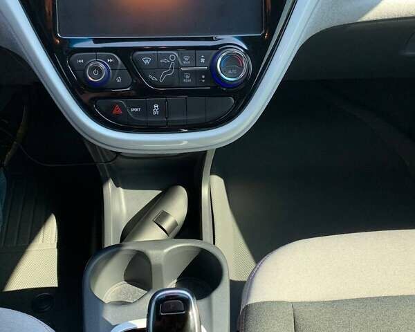 Синий Шевроле Bolt EV, объемом двигателя 0 л и пробегом 67 тыс. км за 16300 $, фото 16 на Automoto.ua