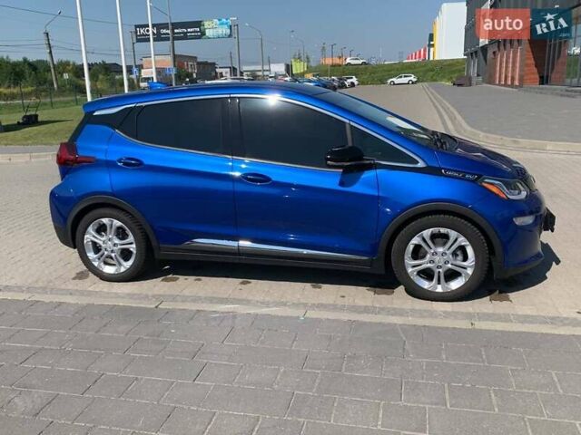 Синий Шевроле Bolt EV, объемом двигателя 0 л и пробегом 67 тыс. км за 16300 $, фото 3 на Automoto.ua