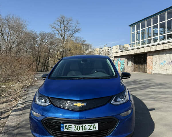 Синий Шевроле Bolt EV, объемом двигателя 0 л и пробегом 157 тыс. км за 13900 $, фото 2 на Automoto.ua