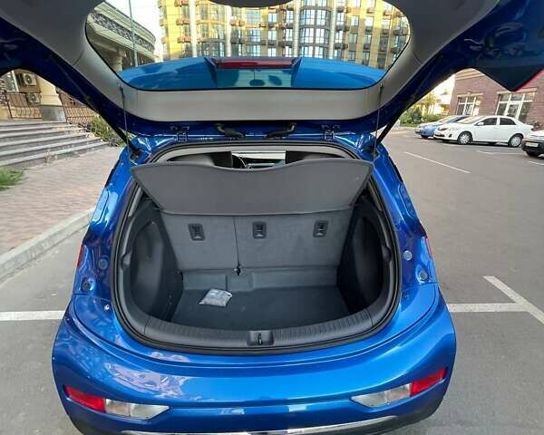 Синий Шевроле Bolt EV, объемом двигателя 0 л и пробегом 27 тыс. км за 15800 $, фото 10 на Automoto.ua