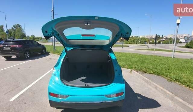 Синий Шевроле Bolt EV, объемом двигателя 0 л и пробегом 103 тыс. км за 15700 $, фото 14 на Automoto.ua