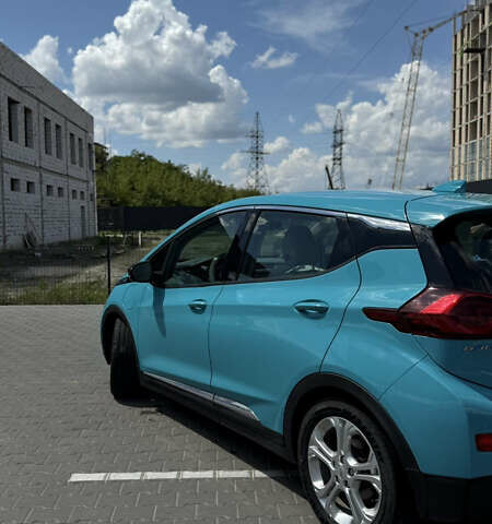 Синий Шевроле Bolt EV, объемом двигателя 0 л и пробегом 105 тыс. км за 16000 $, фото 5 на Automoto.ua
