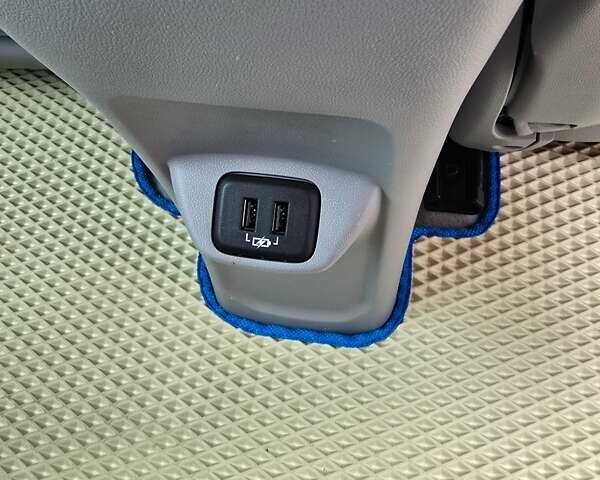 Синий Шевроле Bolt EV, объемом двигателя 0 л и пробегом 56 тыс. км за 15600 $, фото 39 на Automoto.ua