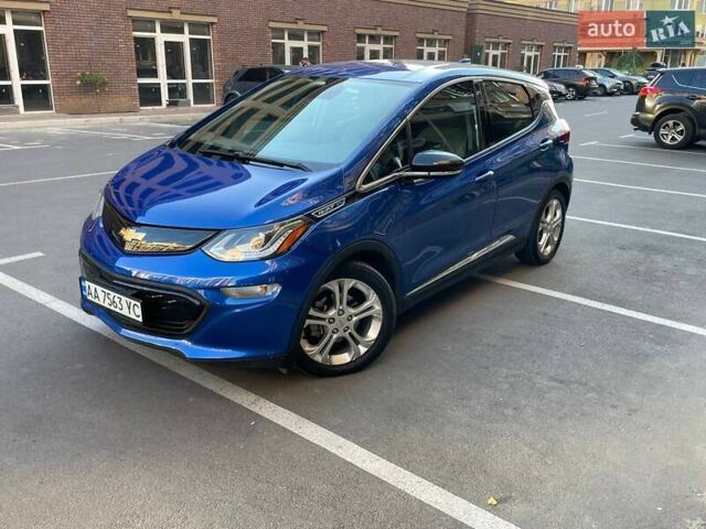 Синий Шевроле Bolt EV, объемом двигателя 0 л и пробегом 27 тыс. км за 15800 $, фото 2 на Automoto.ua