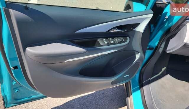 Синий Шевроле Bolt EV, объемом двигателя 0 л и пробегом 103 тыс. км за 15700 $, фото 7 на Automoto.ua