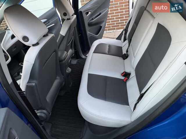 Синий Шевроле Bolt EV, объемом двигателя 0 л и пробегом 65 тыс. км за 15600 $, фото 4 на Automoto.ua