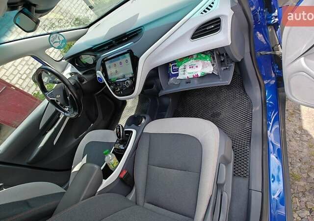 Синий Шевроле Bolt EV, объемом двигателя 0 л и пробегом 93 тыс. км за 16100 $, фото 19 на Automoto.ua