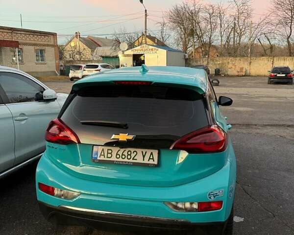 Синий Шевроле Bolt EV, объемом двигателя 0 л и пробегом 129 тыс. км за 16850 $, фото 2 на Automoto.ua