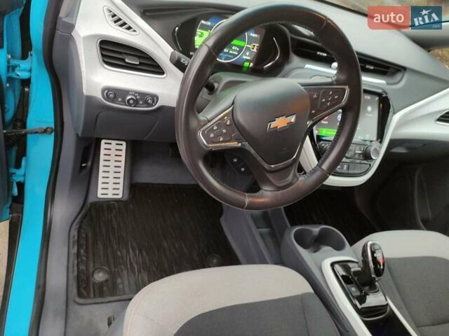 Синий Шевроле Bolt EV, объемом двигателя 0 л и пробегом 49 тыс. км за 16550 $, фото 70 на Automoto.ua