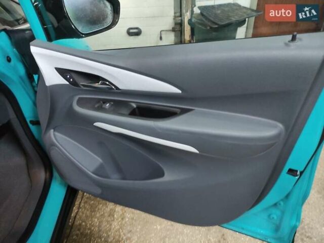 Синий Шевроле Bolt EV, объемом двигателя 0 л и пробегом 49 тыс. км за 16550 $, фото 61 на Automoto.ua