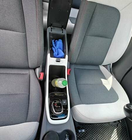 Синий Шевроле Bolt EV, объемом двигателя 0 л и пробегом 93 тыс. км за 16100 $, фото 20 на Automoto.ua