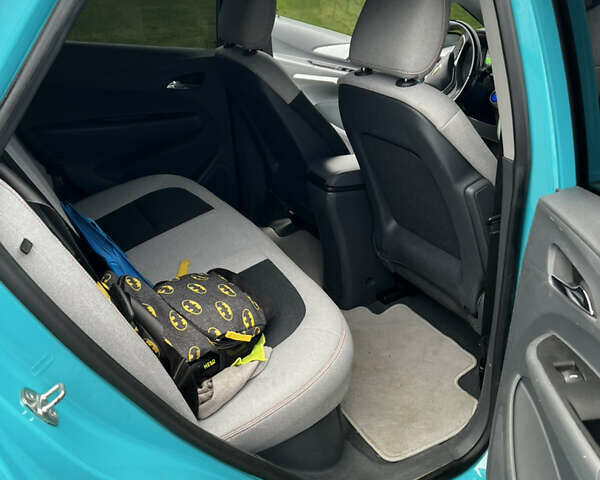 Синий Шевроле Bolt EV, объемом двигателя 0 л и пробегом 316 тыс. км за 13999 $, фото 17 на Automoto.ua