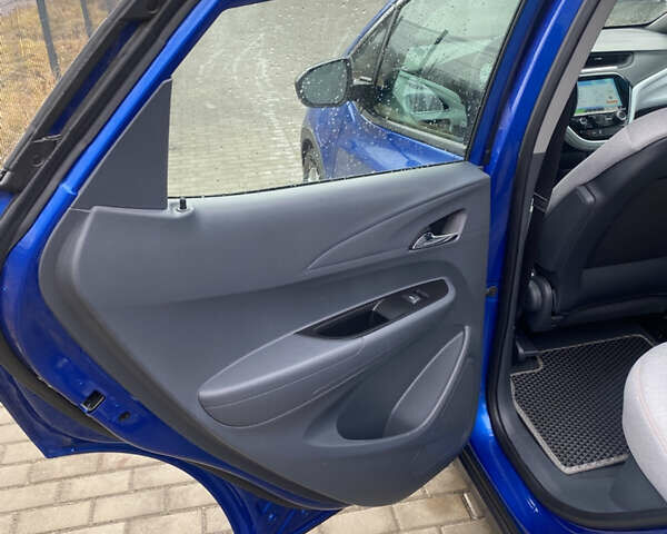 Синий Шевроле Bolt EV, объемом двигателя 0 л и пробегом 82 тыс. км за 15500 $, фото 5 на Automoto.ua
