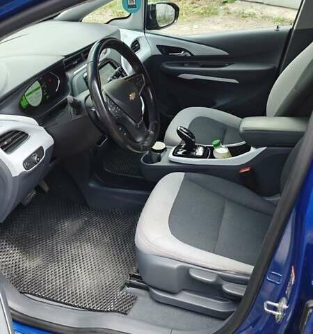 Синий Шевроле Bolt EV, объемом двигателя 0 л и пробегом 93 тыс. км за 16100 $, фото 6 на Automoto.ua