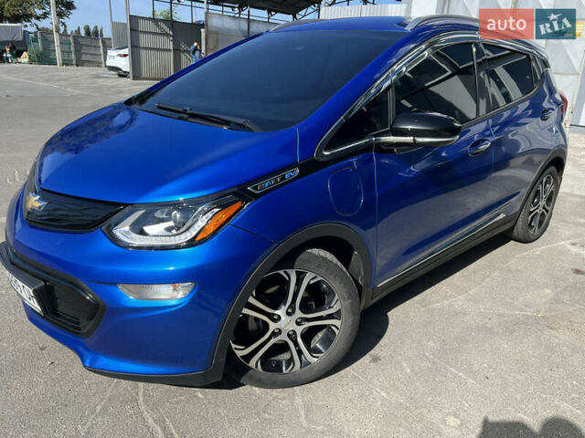 Синий Шевроле Bolt EV, объемом двигателя 0 л и пробегом 87 тыс. км за 18690 $, фото 2 на Automoto.ua