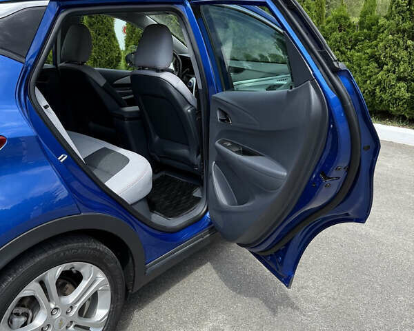 Синий Шевроле Bolt EV, объемом двигателя 0 л и пробегом 62 тыс. км за 15300 $, фото 28 на Automoto.ua