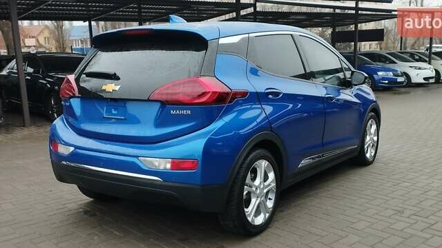 Синий Шевроле Bolt EV, объемом двигателя 0 л и пробегом 14 тыс. км за 24000 $, фото 4 на Automoto.ua