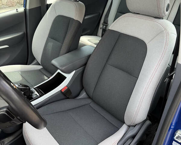Синий Шевроле Bolt EV, объемом двигателя 0 л и пробегом 62 тыс. км за 15300 $, фото 20 на Automoto.ua