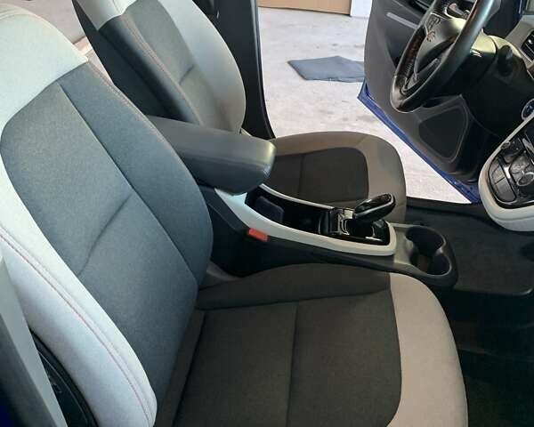 Синий Шевроле Bolt EV, объемом двигателя 0 л и пробегом 65 тыс. км за 18500 $, фото 24 на Automoto.ua