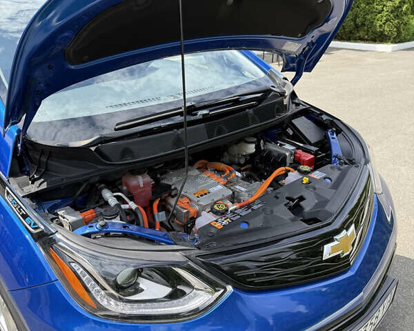 Синий Шевроле Bolt EV, объемом двигателя 0 л и пробегом 62 тыс. км за 15300 $, фото 39 на Automoto.ua