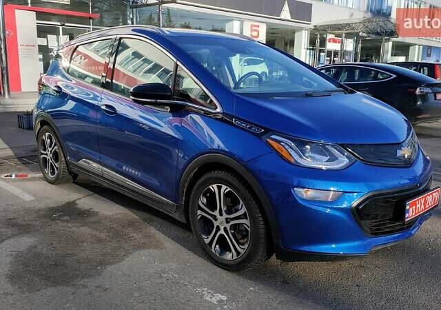 Синий Шевроле Bolt EV, объемом двигателя 0 л и пробегом 85 тыс. км за 16100 $, фото 5 на Automoto.ua