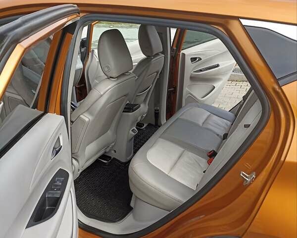 Оранжевый Шевроле Bolt EV, объемом двигателя 0 л и пробегом 165 тыс. км за 14000 $, фото 7 на Automoto.ua