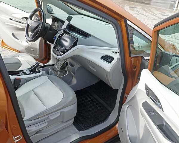 Оранжевый Шевроле Bolt EV, объемом двигателя 0 л и пробегом 165 тыс. км за 14000 $, фото 12 на Automoto.ua