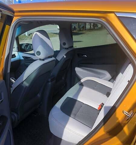 Оранжевый Шевроле Bolt EV, объемом двигателя 0 л и пробегом 99 тыс. км за 14498 $, фото 9 на Automoto.ua