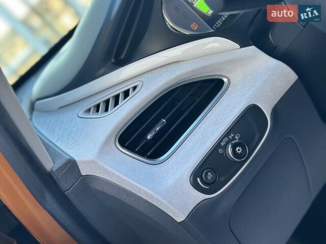 Оранжевый Шевроле Bolt EV, объемом двигателя 0 л и пробегом 111 тыс. км за 13700 $, фото 88 на Automoto.ua