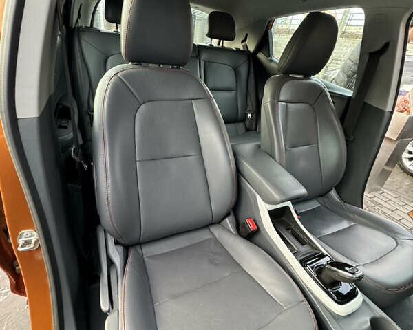 Оранжевый Шевроле Bolt EV, объемом двигателя 0 л и пробегом 56 тыс. км за 14300 $, фото 13 на Automoto.ua