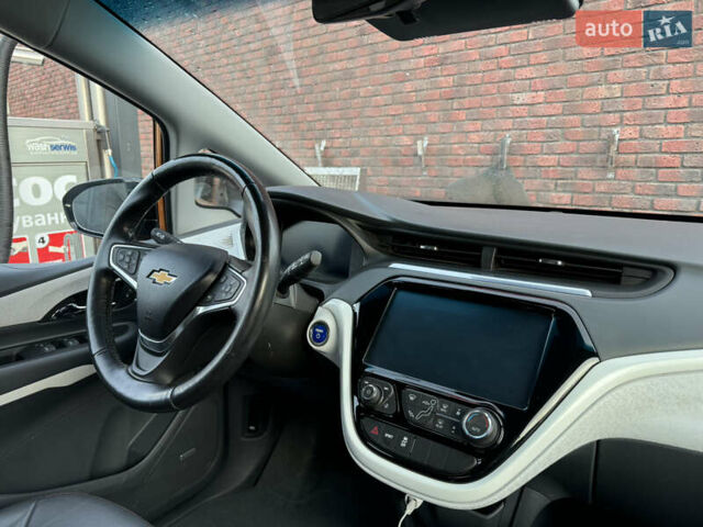 Оранжевый Шевроле Bolt EV, объемом двигателя 0 л и пробегом 56 тыс. км за 14300 $, фото 9 на Automoto.ua