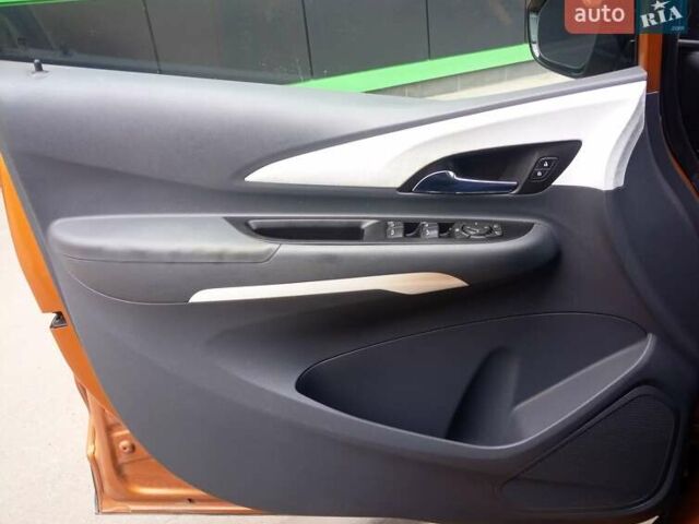 Оранжевый Шевроле Bolt EV, объемом двигателя 0 л и пробегом 240 тыс. км за 21000 $, фото 33 на Automoto.ua