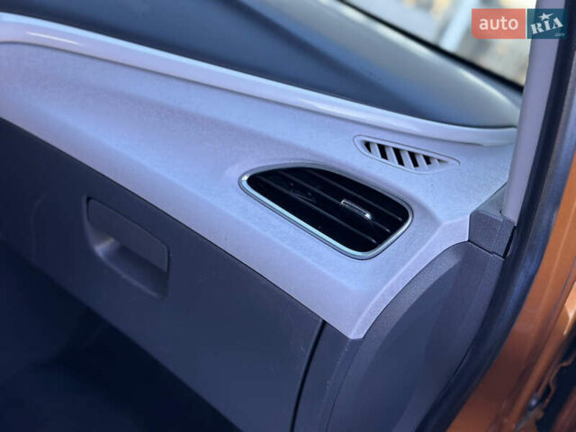 Оранжевый Шевроле Bolt EV, объемом двигателя 0 л и пробегом 111 тыс. км за 13750 $, фото 69 на Automoto.ua