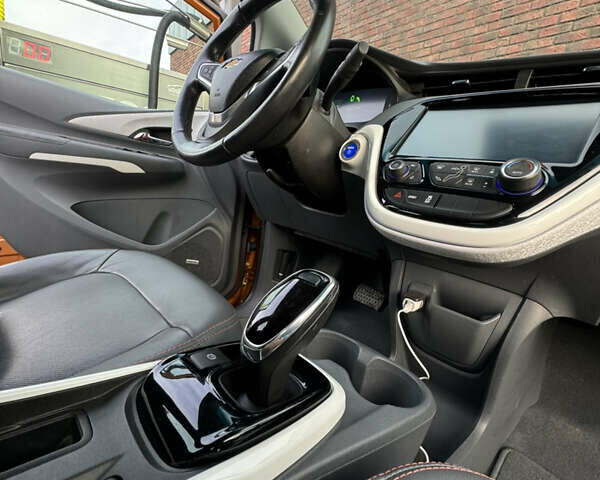 Оранжевый Шевроле Bolt EV, объемом двигателя 0 л и пробегом 56 тыс. км за 14300 $, фото 12 на Automoto.ua