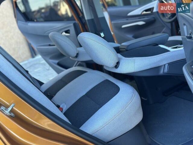 Оранжевый Шевроле Bolt EV, объемом двигателя 0 л и пробегом 111 тыс. км за 13700 $, фото 52 на Automoto.ua