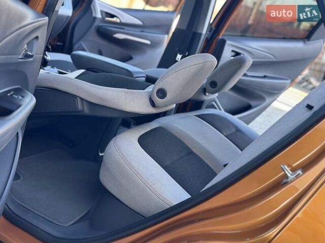 Оранжевый Шевроле Bolt EV, объемом двигателя 0 л и пробегом 111 тыс. км за 13700 $, фото 59 на Automoto.ua