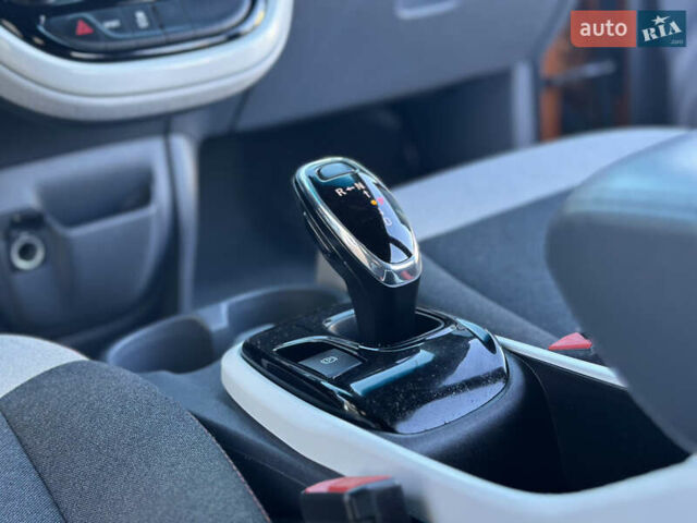 Оранжевый Шевроле Bolt EV, объемом двигателя 0 л и пробегом 111 тыс. км за 13750 $, фото 82 на Automoto.ua