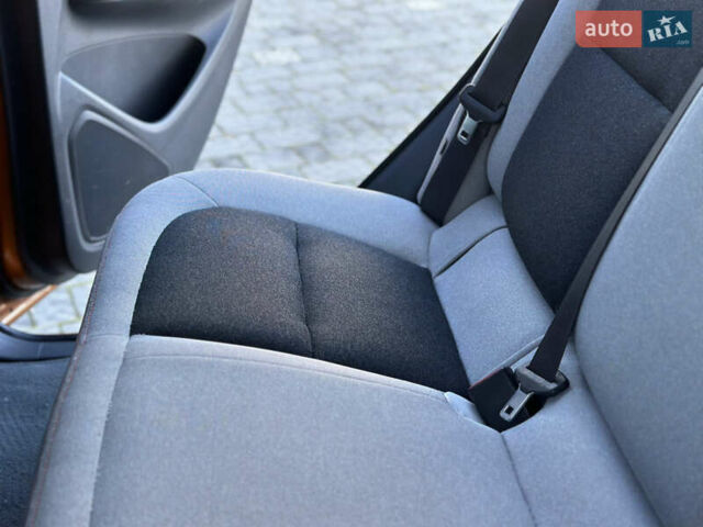 Оранжевый Шевроле Bolt EV, объемом двигателя 0 л и пробегом 111 тыс. км за 13750 $, фото 61 на Automoto.ua