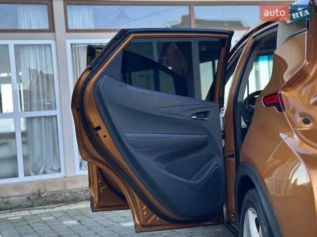 Оранжевый Шевроле Bolt EV, объемом двигателя 0 л и пробегом 111 тыс. км за 13700 $, фото 82 на Automoto.ua