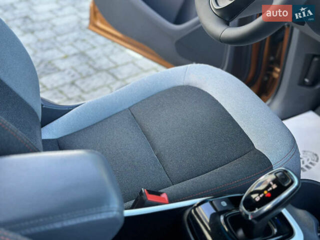 Оранжевый Шевроле Bolt EV, объемом двигателя 0 л и пробегом 111 тыс. км за 13750 $, фото 75 на Automoto.ua