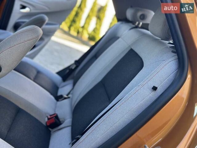 Оранжевый Шевроле Bolt EV, объемом двигателя 0 л и пробегом 111 тыс. км за 13700 $, фото 58 на Automoto.ua