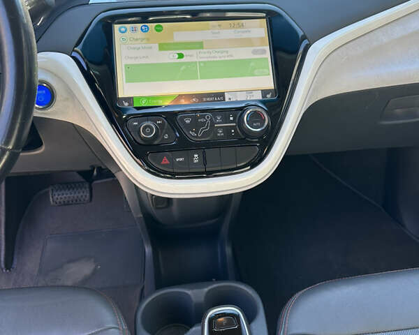 Оранжевый Шевроле Bolt EV, объемом двигателя 0 л и пробегом 123 тыс. км за 13200 $, фото 10 на Automoto.ua