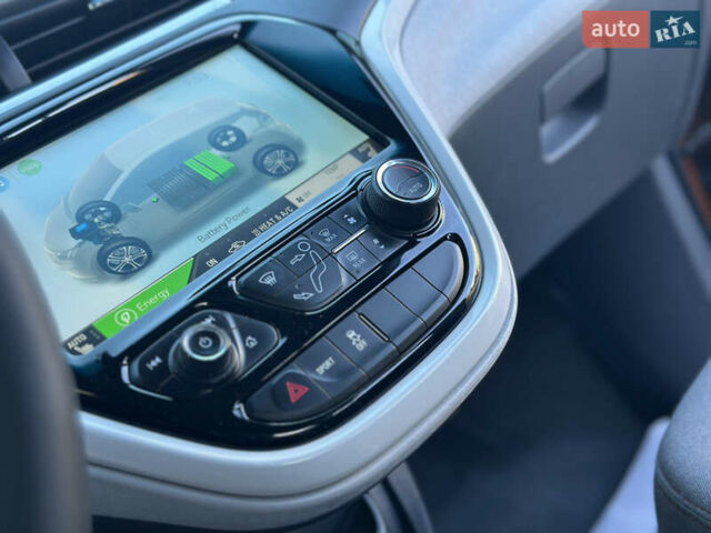 Оранжевый Шевроле Bolt EV, объемом двигателя 0 л и пробегом 111 тыс. км за 13750 $, фото 52 на Automoto.ua