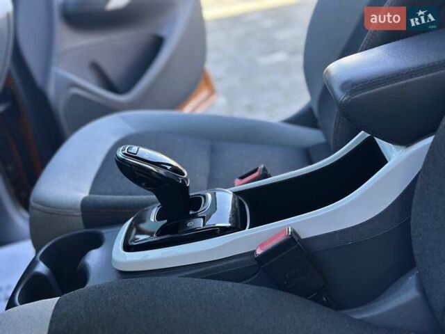 Оранжевый Шевроле Bolt EV, объемом двигателя 0 л и пробегом 111 тыс. км за 13700 $, фото 83 на Automoto.ua