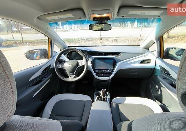 Оранжевый Шевроле Bolt EV, объемом двигателя 0 л и пробегом 99 тыс. км за 13600 $, фото 9 на Automoto.ua