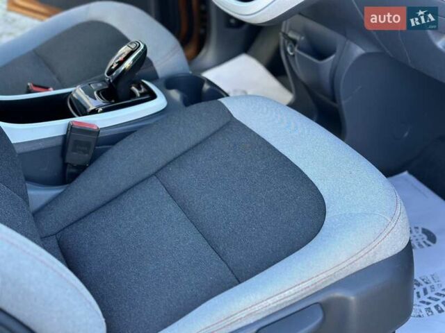 Оранжевый Шевроле Bolt EV, объемом двигателя 0 л и пробегом 111 тыс. км за 13700 $, фото 68 на Automoto.ua