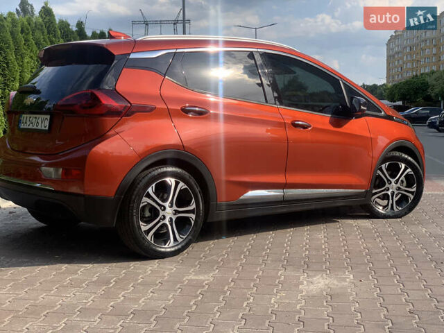 Оранжевый Шевроле Bolt EV, объемом двигателя 0 л и пробегом 139 тыс. км за 14800 $, фото 3 на Automoto.ua